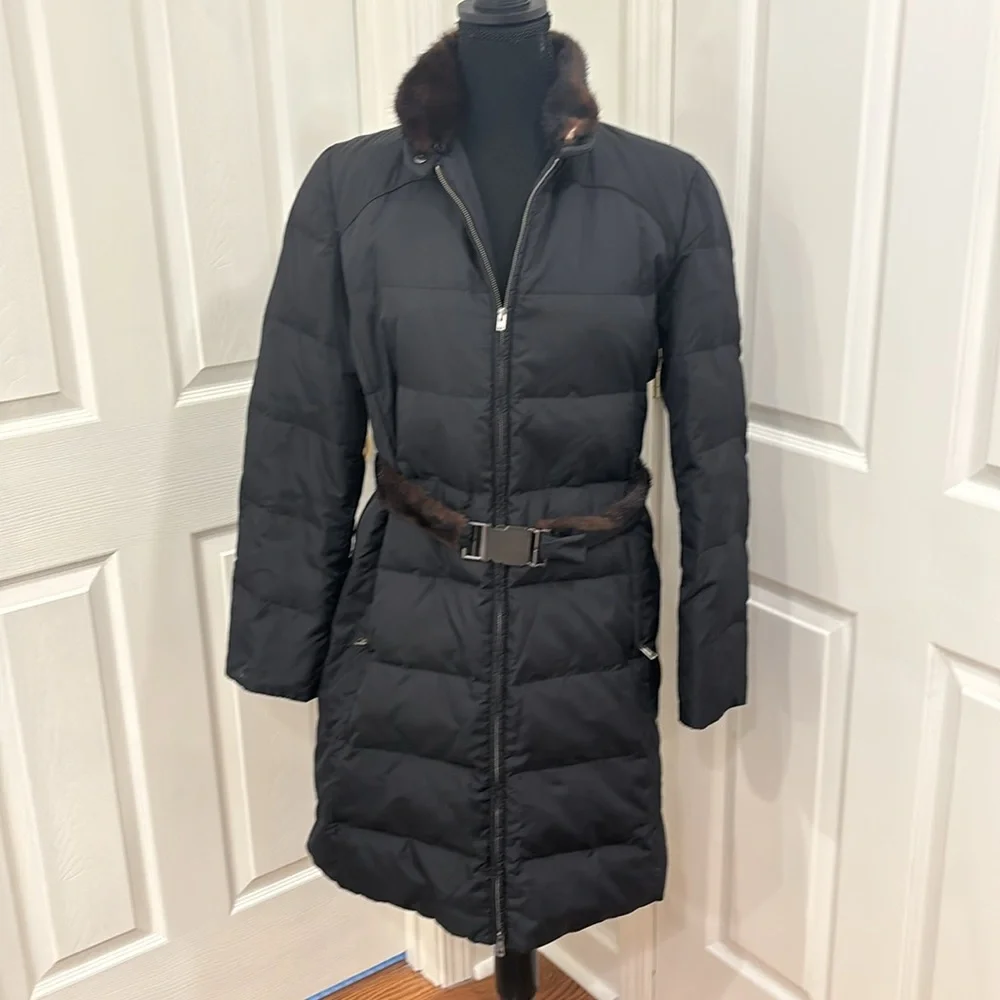 MaxMara Weekend Black Puffer Winter Coat Jacket with Fur Trim Women’s size 6 - Picture 1 of 12